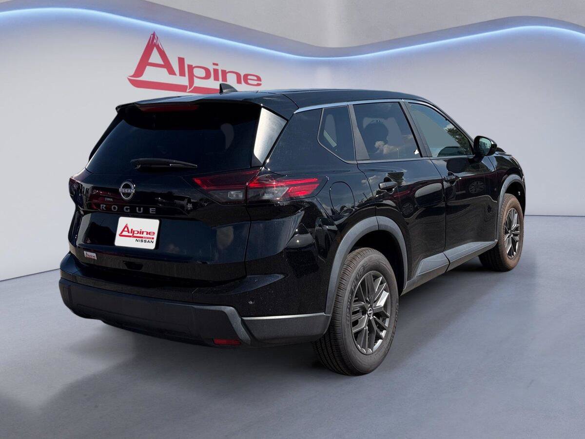 Used 2024 Nissan Rogue S FWD image 5