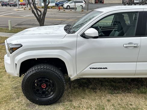 Used 2024 Toyota Tacoma TRD Sport image 10