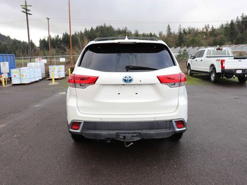 Certified 2019 Toyota Highlander Limited image 6