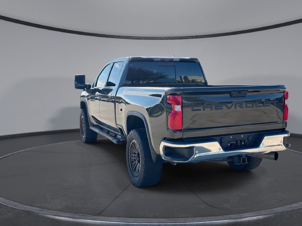 Used 2021 Chevrolet Silverado 2500 LTZ w/ LTZ Convenience Package AWD/4WD image 10