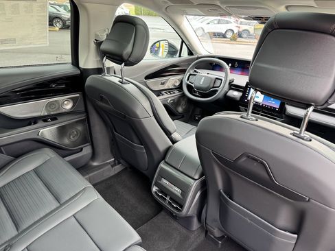 New 2026 Lincoln Nautilus Reserve image 18