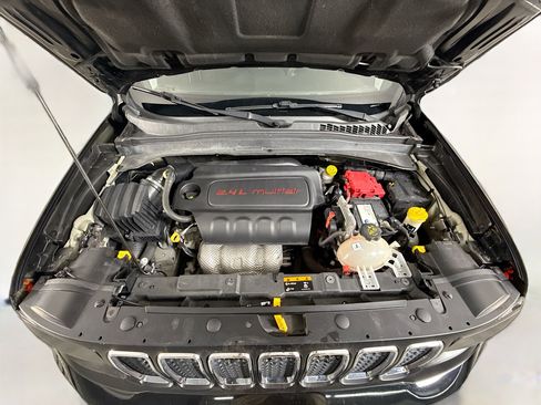 Used 2020 Jeep Renegade Latitude w/ Safety & Security Group II image 39