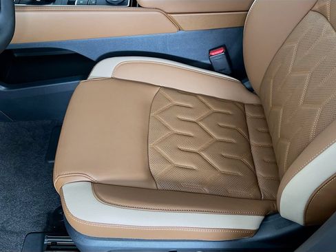 New 2026 Nissan Pathfinder Platinum AWD/4WD image 15