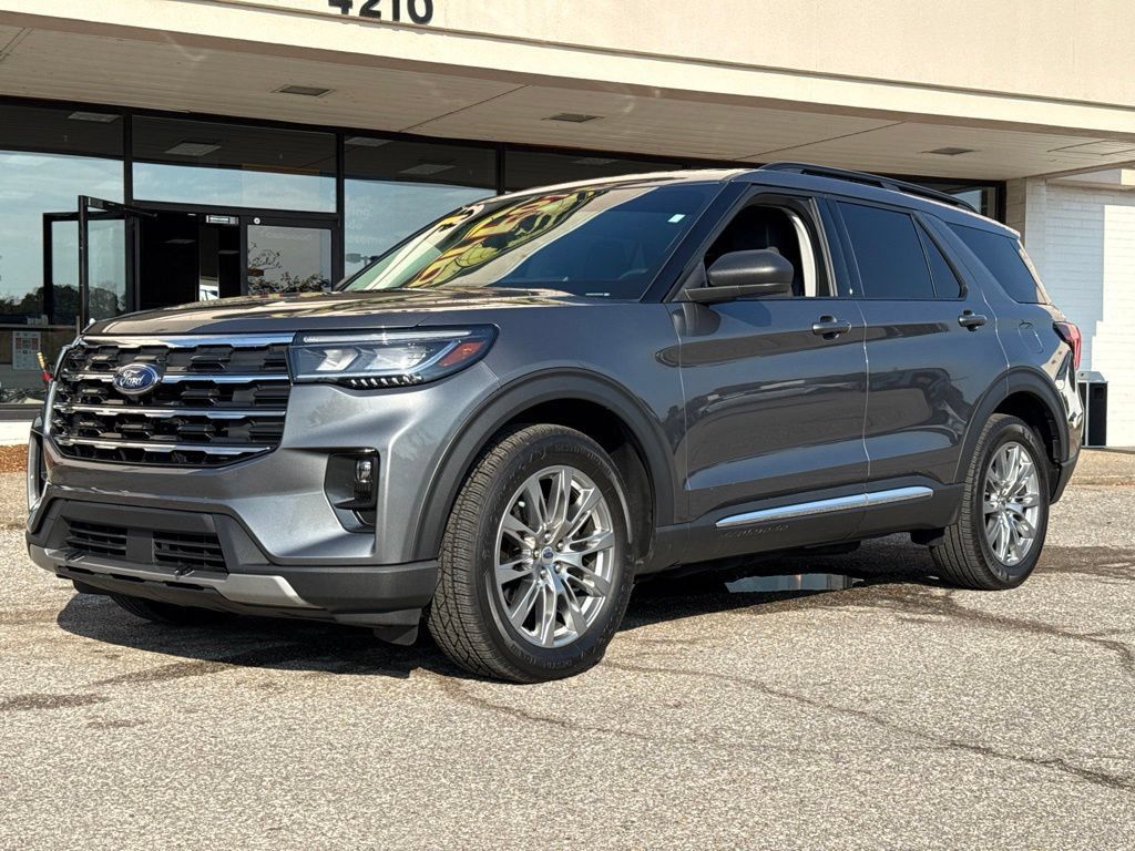 Used 2025 Ford Explorer Active w/ Active Comfort Package AWD/4WD image 12