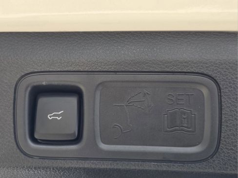 Used 2024 Lincoln Navigator L Reserve AWD/4WD image 9