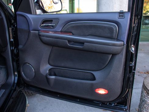 Used 2008 Cadillac Escalade EXT image 19