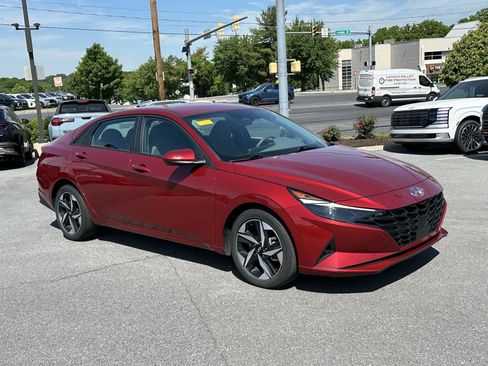 Certified 2023 Hyundai Elantra SEL w/ Convenience Package FWD image 2