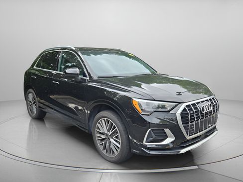 Used 2021 Audi Q3 2.0T Premium w/ Convenience Package AWD/4WD image 3