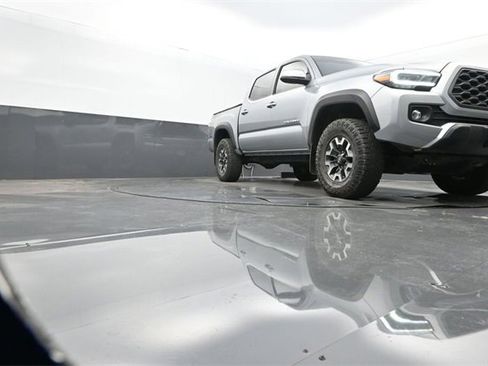 Used 2023 Toyota Tacoma TRD Off-Road image 9
