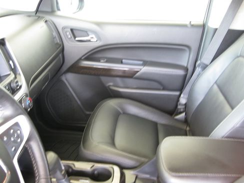 Used 2015 GMC Canyon SLT RWD image 24
