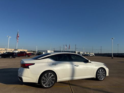 Certified 2023 Nissan Altima 2.5 SL FWD image 21