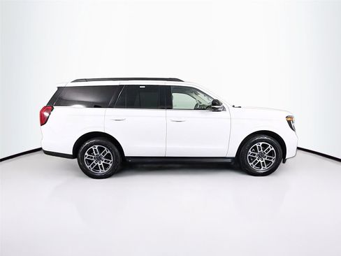 Used 2025 Ford Expedition Active AWD/4WD image 8