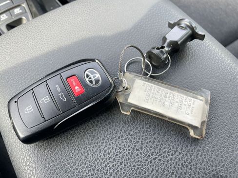 Used 2025 Toyota Camry LE image 22