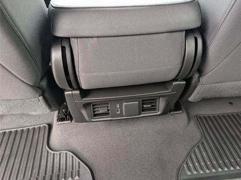 Used 2023 Chevrolet Silverado 1500 LT AWD/4WD image 18