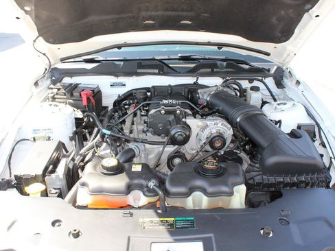 Used 2010 Ford Mustang GT RWD image 29