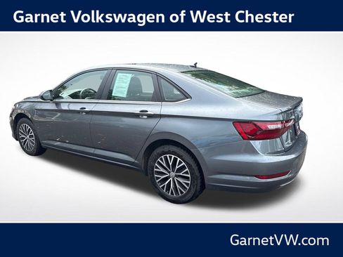 Used 2021 Volkswagen Jetta SE w/ SE Cold Weather Package FWD image 3