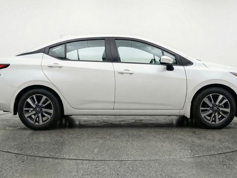 Used 2025 Nissan Versa SV image 11