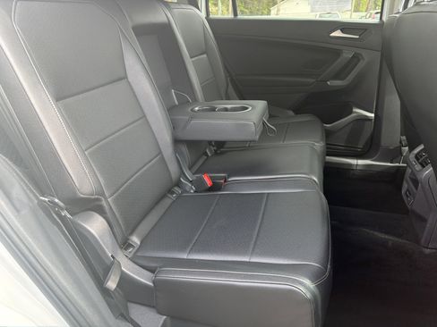 Used 2019 Volkswagen Tiguan SE image 15