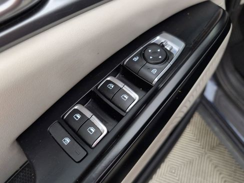 Used 2024 Kia Carnival LX image 39