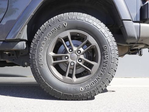 Used 2017 Jeep Wrangler Sahara AWD/4WD image 28