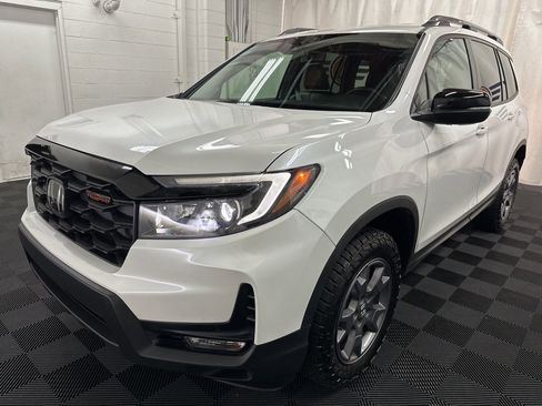 Used 2024 Honda Passport TrailSport image 5