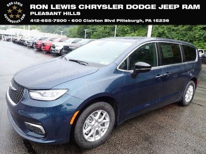 New 2025 Chrysler Pacifica Select
