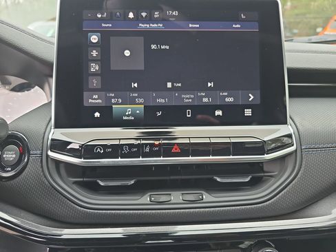 New 2026 Jeep Compass Latitude AWD/4WD image 23