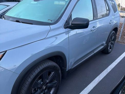 Certified 2023 Honda Pilot Sport image 2