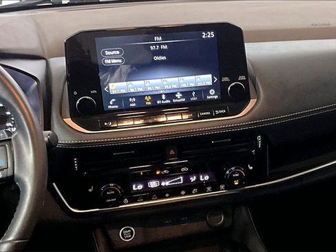 Used 2023 Nissan Rogue SL w/ SL Premium Package image 5