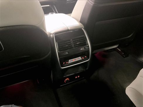 Used 2023 BMW X7 xDrive40i w/ Executive Package image 29