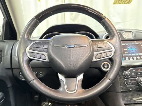 Used 2017 Chrysler 300 C w/ Safetytec Plus Group image 16