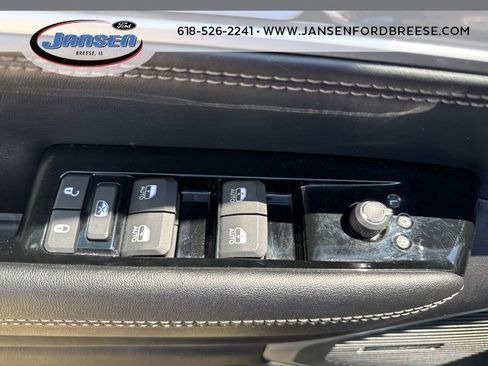 Used 2024 Jeep Wagoneer L Series II w/ Premium Group I image 14