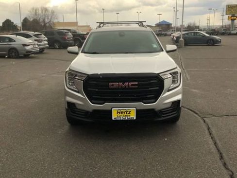Used 2022 GMC Terrain SLE w/ Elevation Edition AWD/4WD image 3