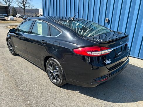 Used 2018 Ford Fusion SE w/ Equipment Group 601A image 3