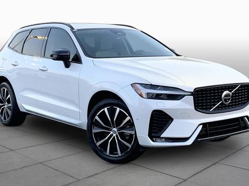 Used 2023 Volvo XC60 B5 Plus w/ Climate Package image 3