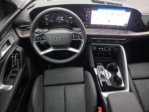 Used 2025 Audi Q5 Premium Plus AWD/4WD image 11