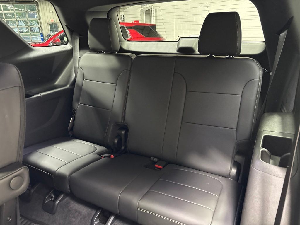 Used 2023 Chevrolet Traverse LT w/ LT Premium Package AWD/4WD image 46