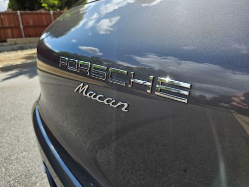 Used 2018 Porsche Macan Sport Edition image 41