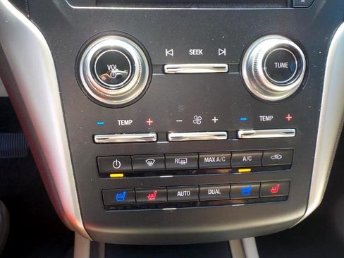 Used 2017 Lincoln MKC Reserve image 22