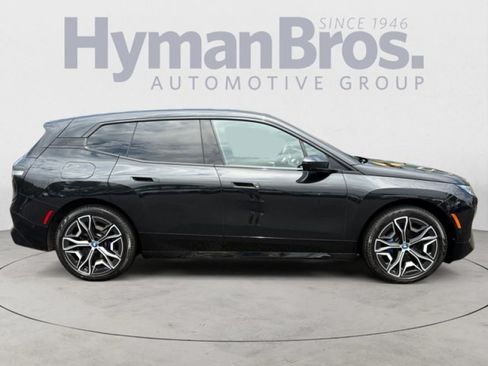 Used 2024 BMW iX xDrive50 w/ Sport Package AWD/4WD image 2
