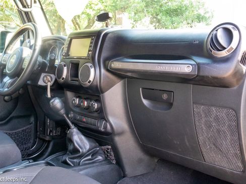 Used 2016 Jeep Wrangler Sport AWD/4WD image 21