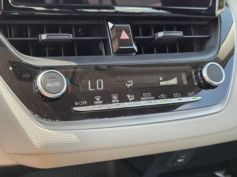 Used 2025 Toyota Corolla LE FWD image 20