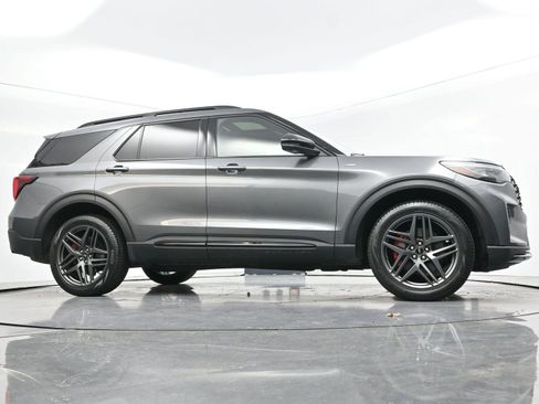 Used 2025 Ford Explorer ST-Line w/ Premium Package image 46