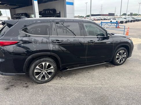Used 2020 Toyota Highlander XLE FWD image 8