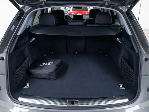 Used 2025 Audi Q5 e Premium Plus image 8