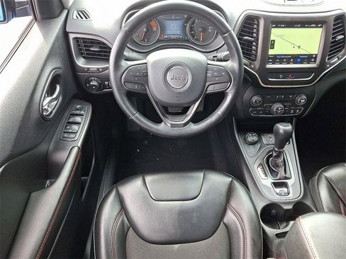 Used 2020 Jeep Cherokee Trailhawk w/ Cold Weather Group image 11