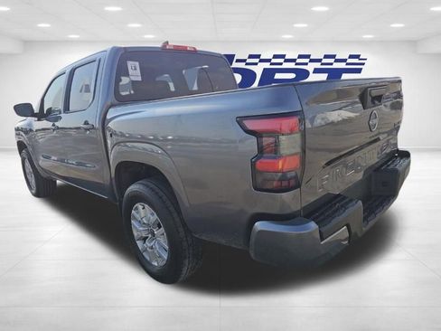 Used 2023 Nissan Frontier SV image 6