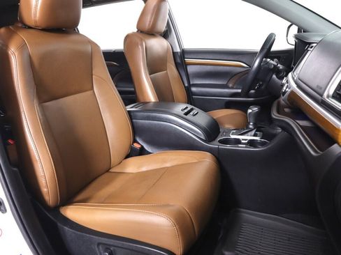Used 2019 Toyota Highlander Limited AWD/4WD image 48