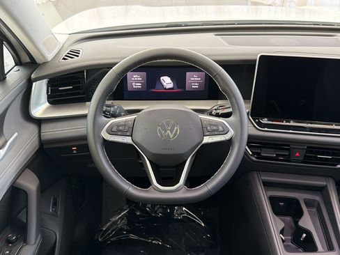 New 2026 Volkswagen Tiguan SE FWD image 27