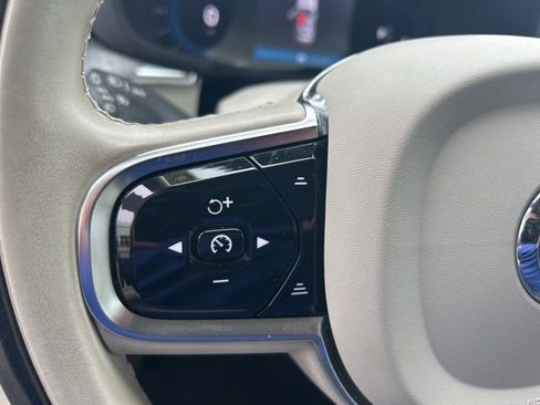 Used 2024 Volvo XC60 B5 Plus image 19